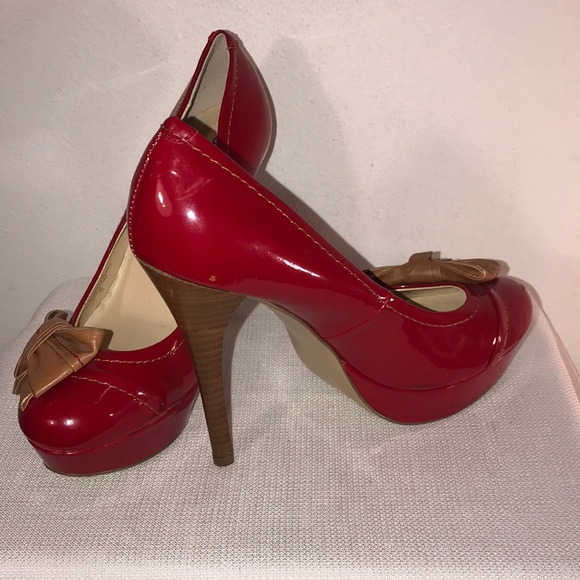 Guess  red heels size 8. - Picture 7 of 8